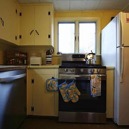 Lofted Cape Cottage By Leavetown Vacations South Yarmouth Exterior photo