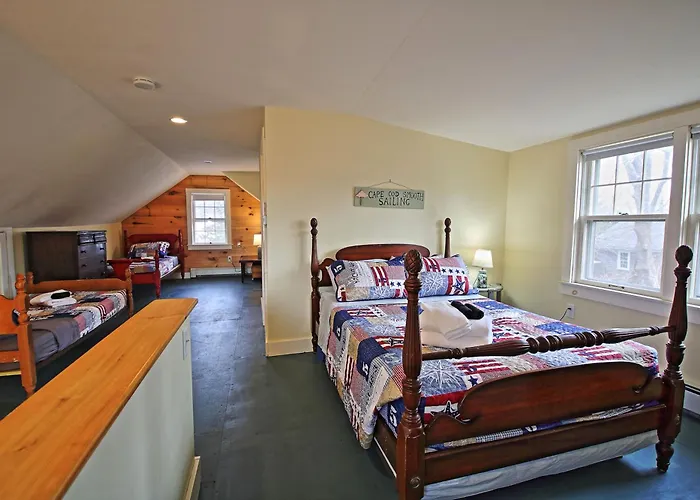 Lofted Cape Cottage By Leavetown Vacations